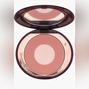 Charlotte Tilbury Cheek to Chic Blush